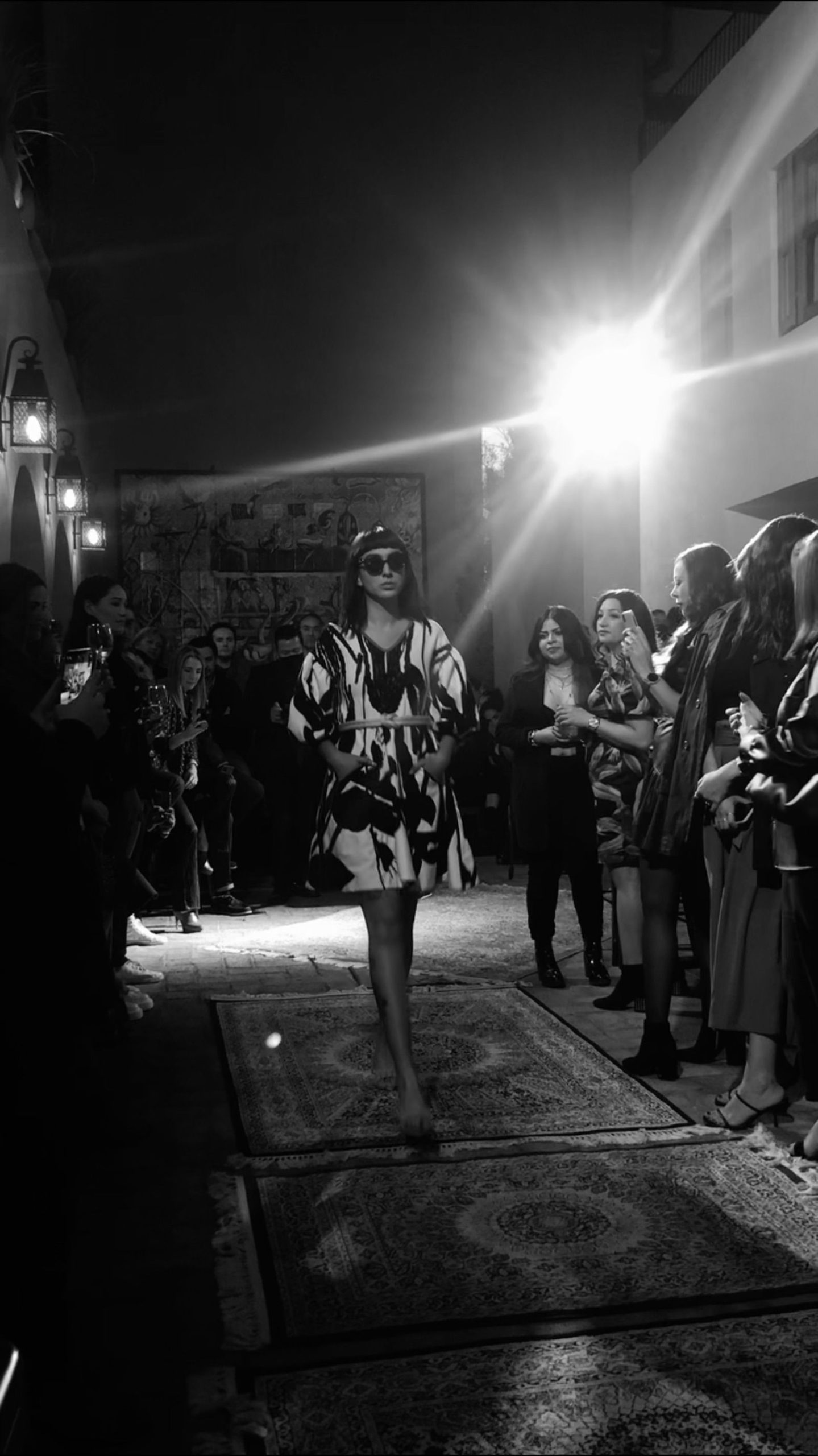 Patio de una casona de Clandestino Hotel montado para un evento privado